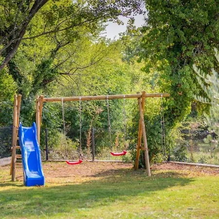 Villa Elegant With Pool And Sauna Raša