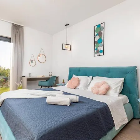 Elegant With Pool And Sauna וילה Raša